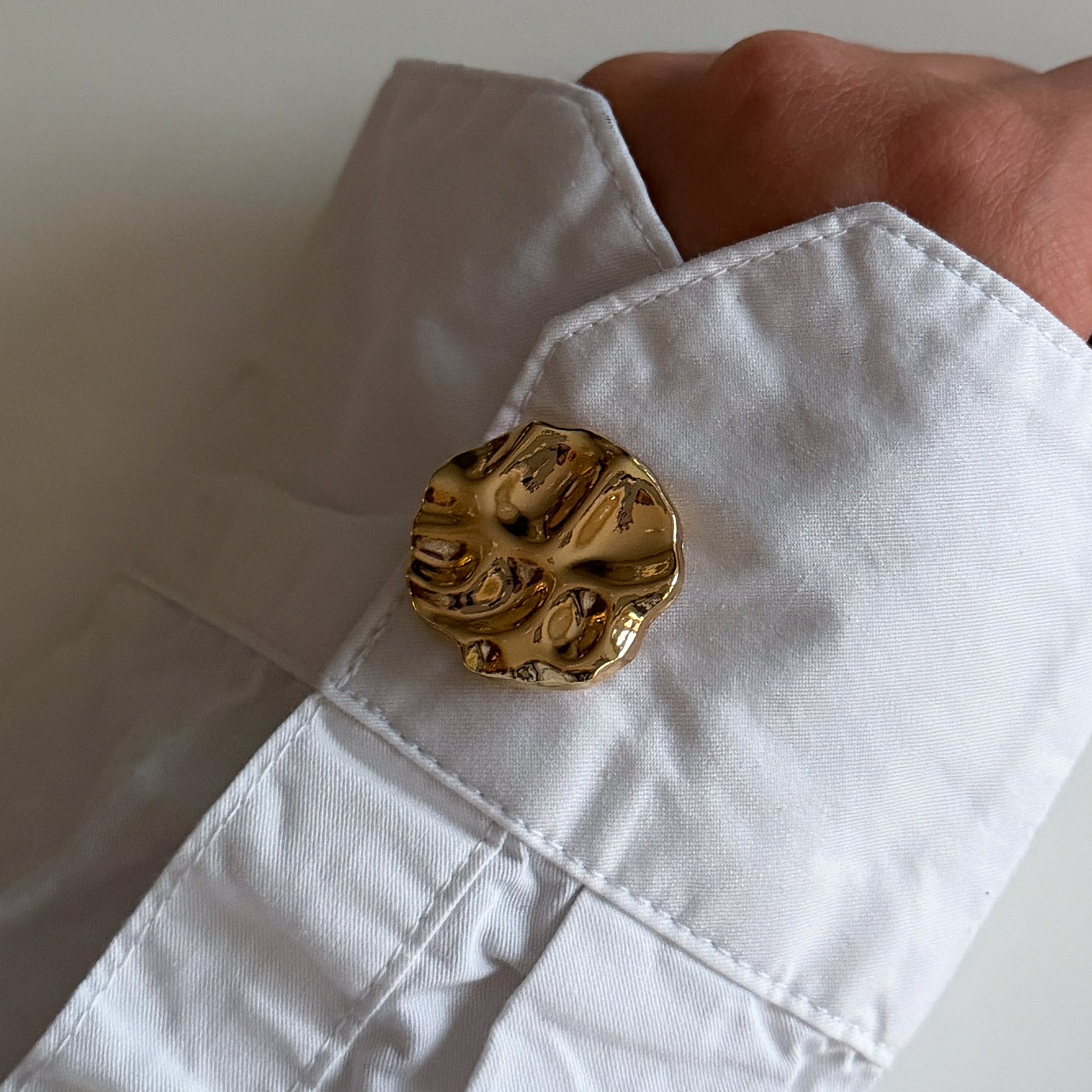 Camilla Knappsmycke Guld