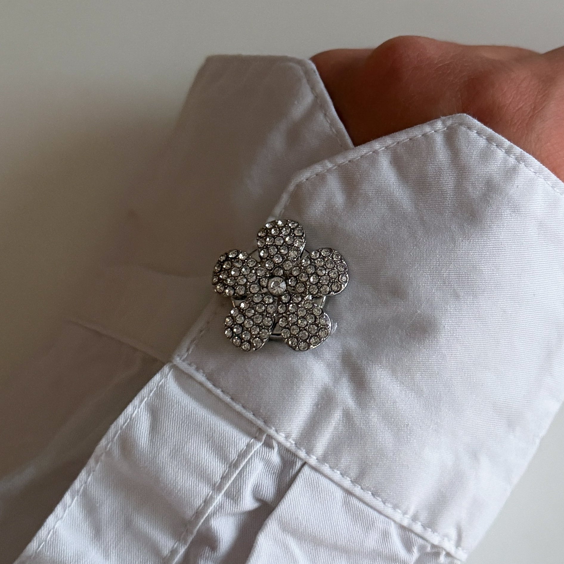 Rebecka Knappsmycke Silver