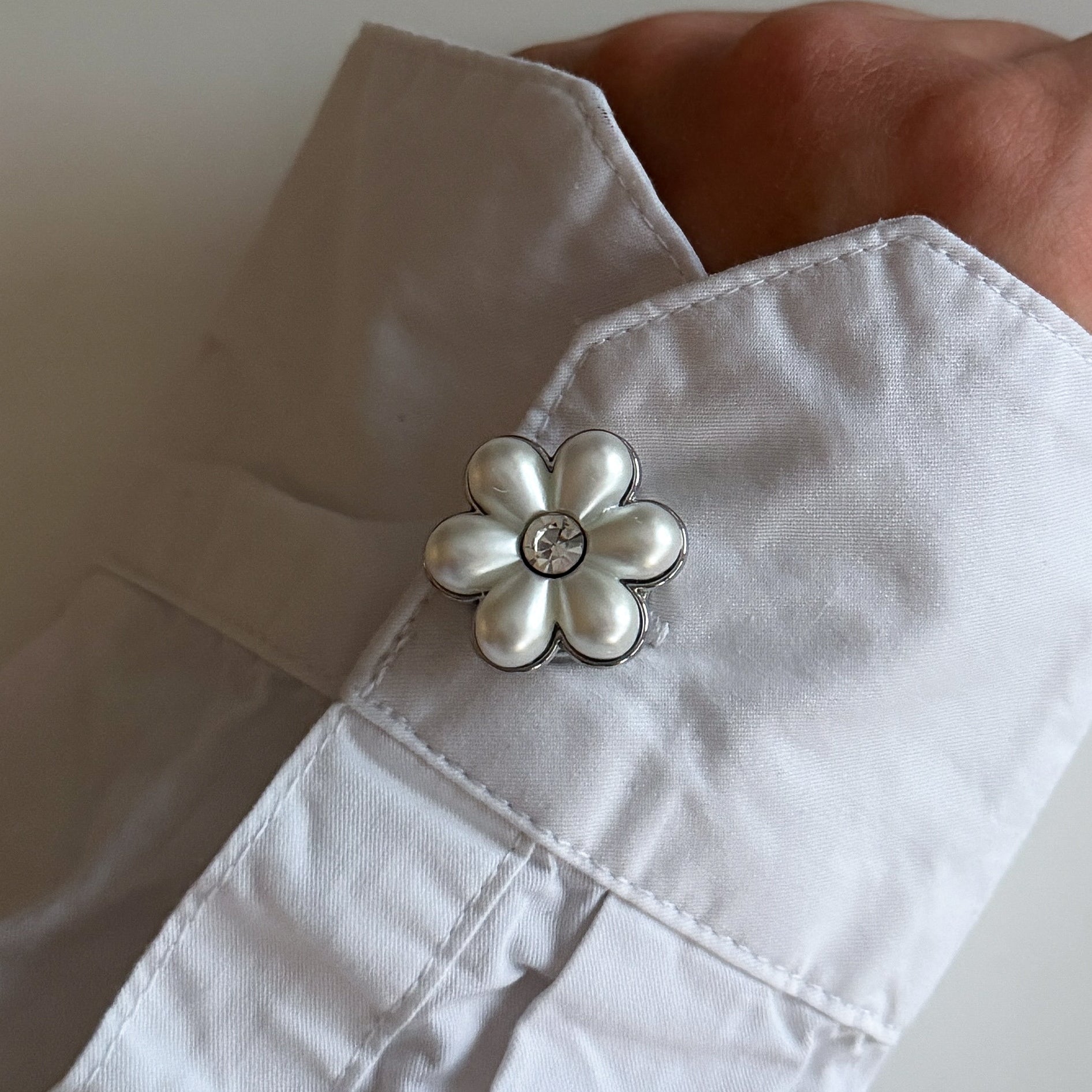 Josefine Knappsmycke Vit