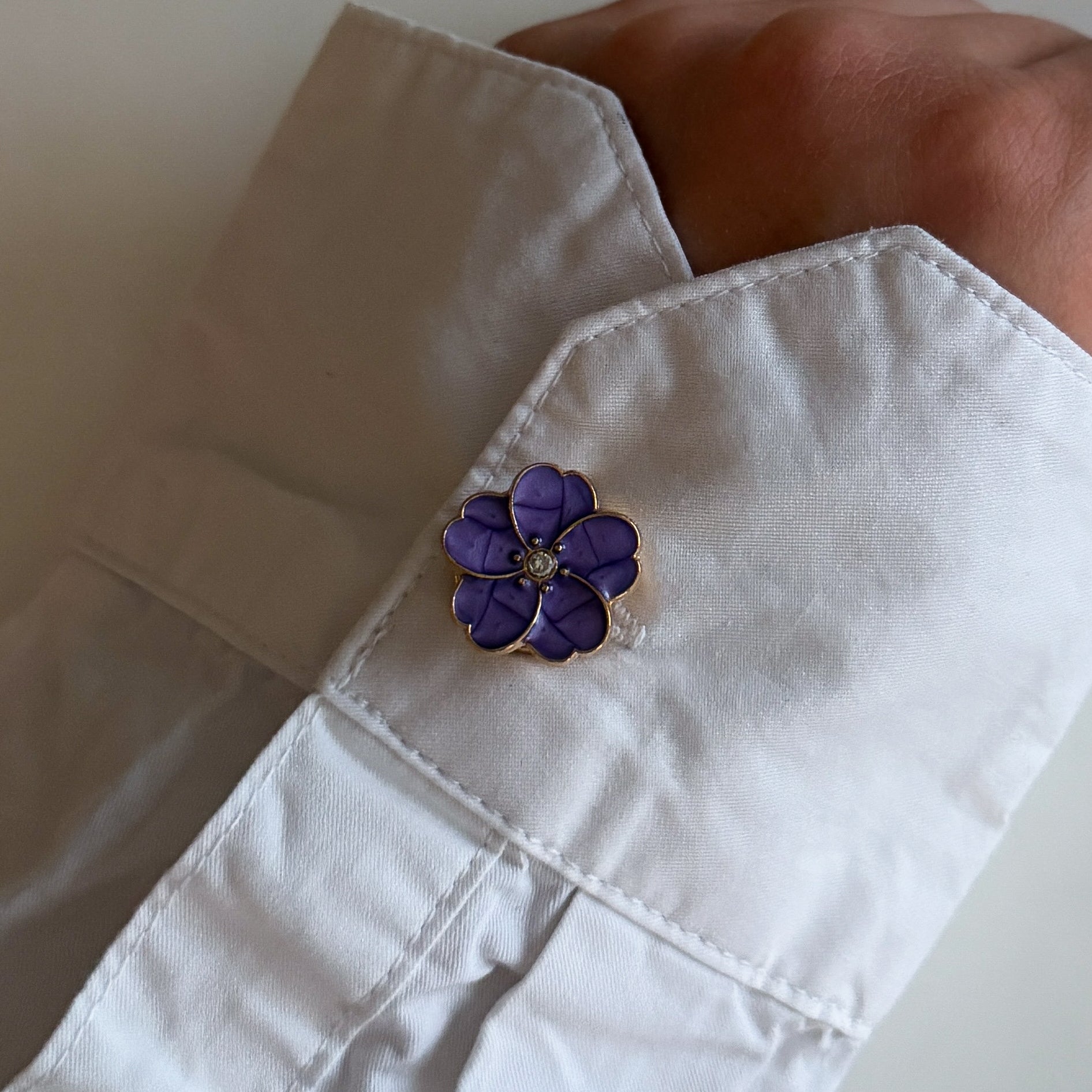 Bella Knappsmycke Lila