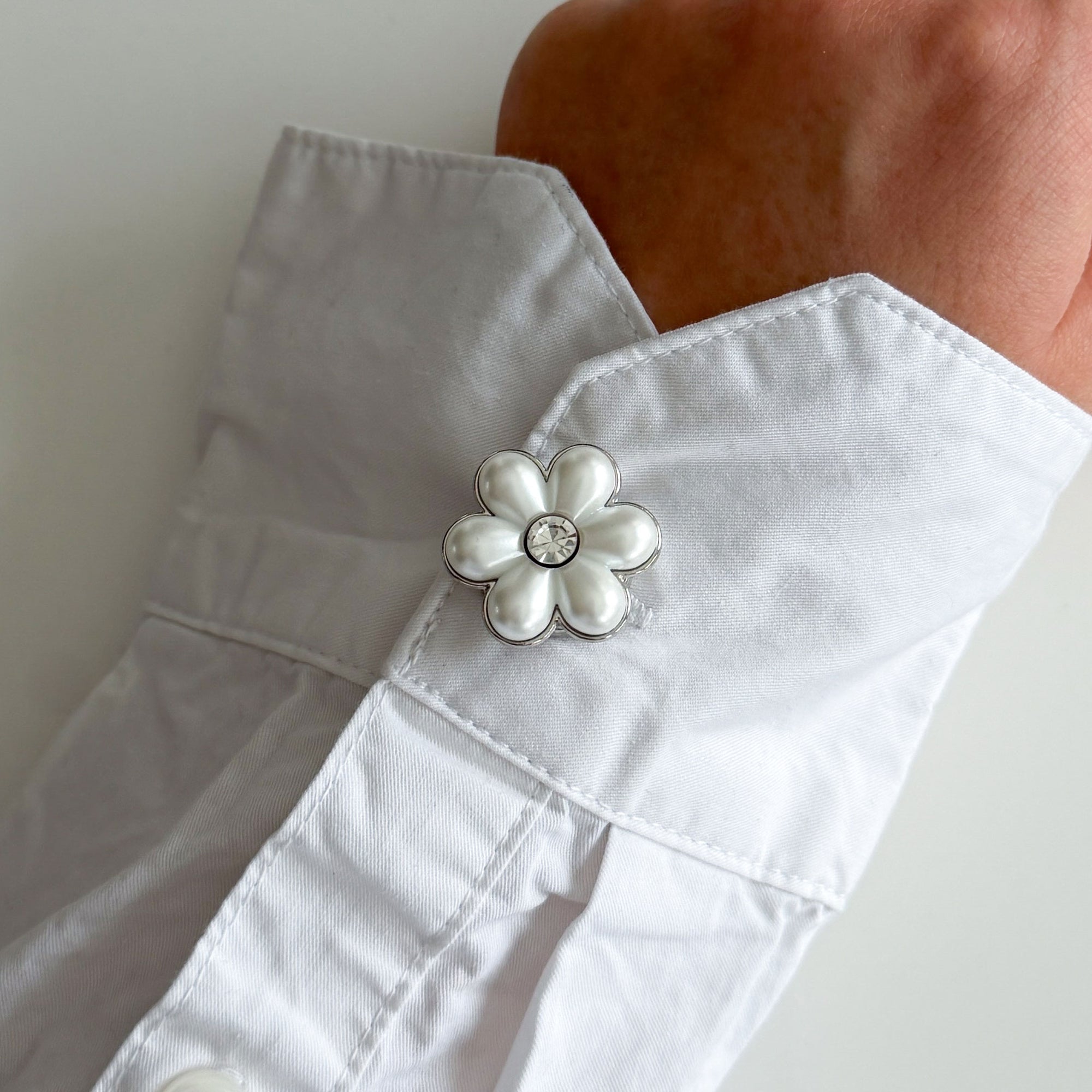 Josefine Knappsmycke Vit