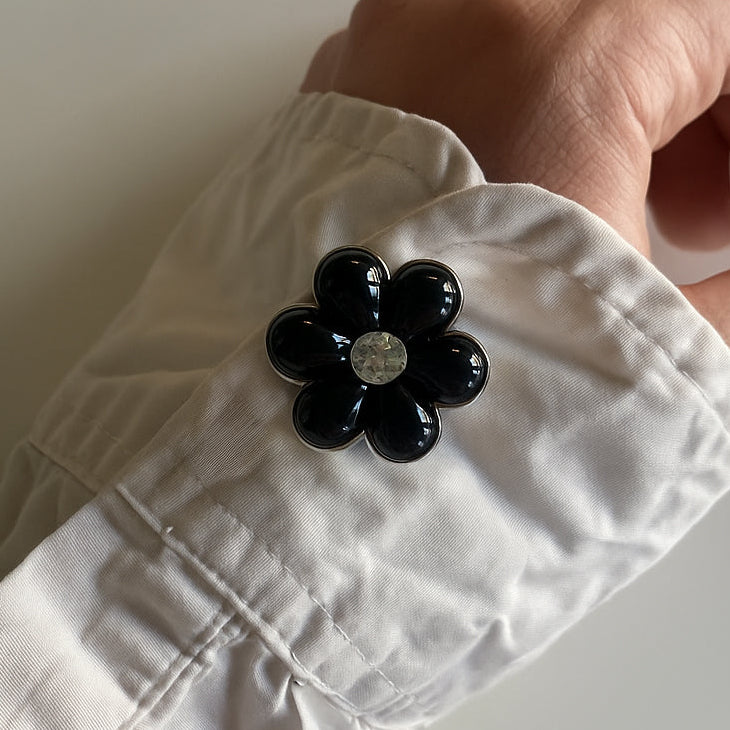 Josefine Knappsmycke Svart